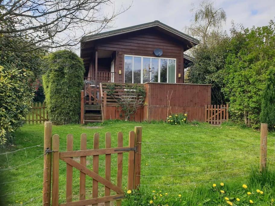 Luxury Peak District Lodge, Hot Tub, Log Burner, Nr Lake Rudyard Eksteriør billede